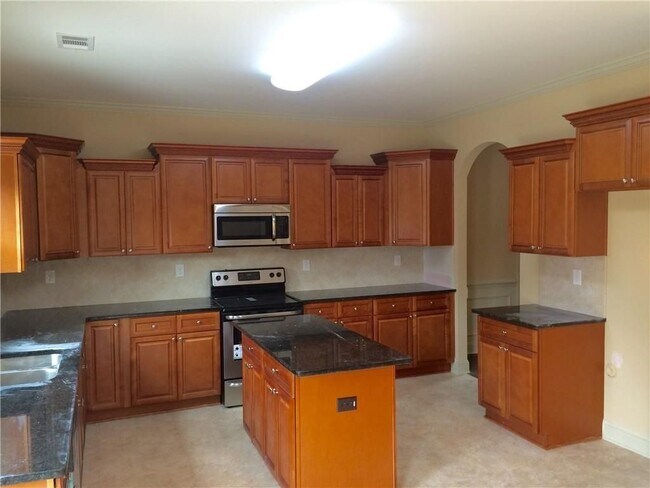 Building Photo - 718 Channel Ln