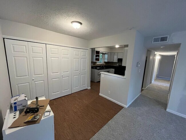 Building Photo - 3801 Carpenter Dr