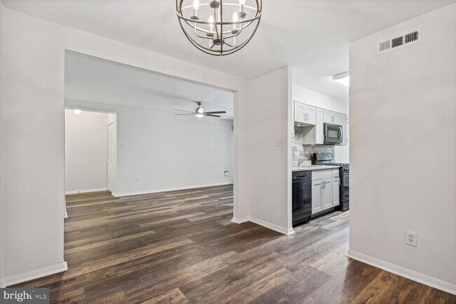 Foto del edificio - 3326 Woodburn Village Dr