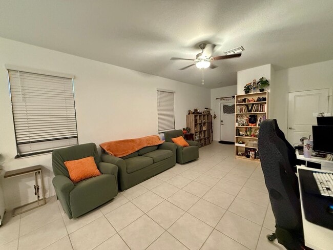 Foto del edificio - Bryant Square 2/2.5 1 car garage