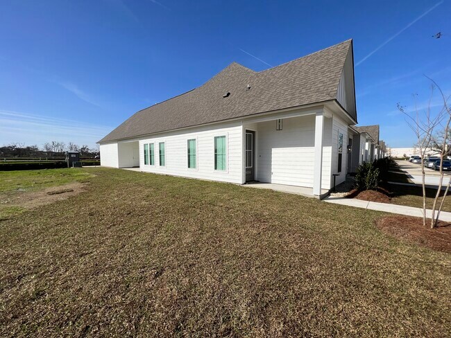 Foto del edificio - 10248 Creekbend Ave