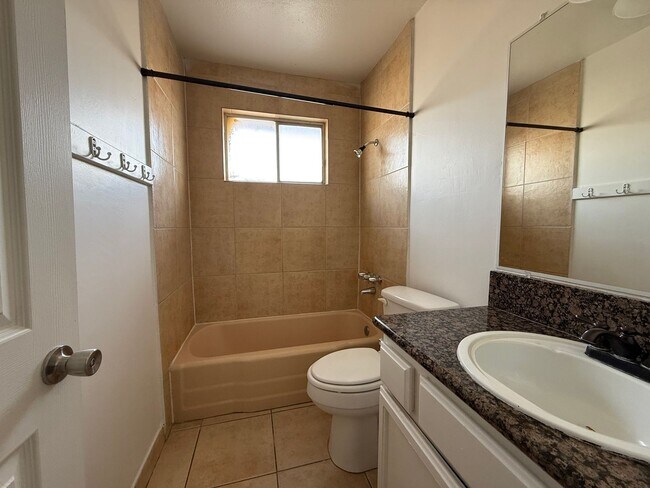 Photo - 5123 N 28th Dr Apartment