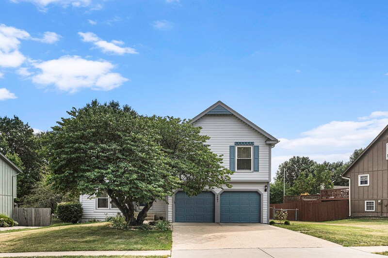 7681 W 152nd St, Overland Park, KS 66223 House for Rent in Overland