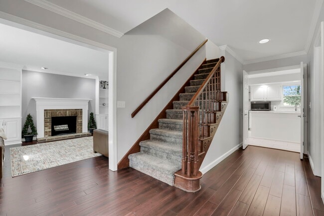 Building Photo - 955 Eastward Cir
