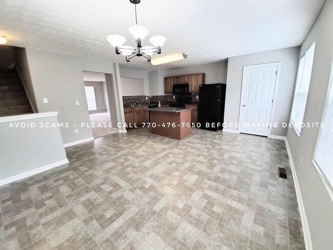 Building Photo - 1708 Redan E