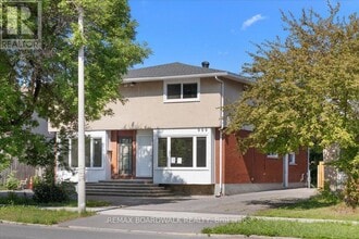 Building Photo - 999 Meadowlands Dr E