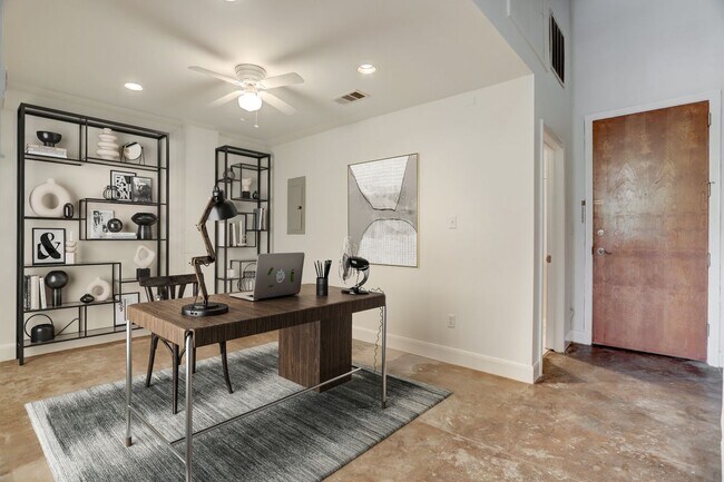 Foto del edificio - 915 N San Jacinto St