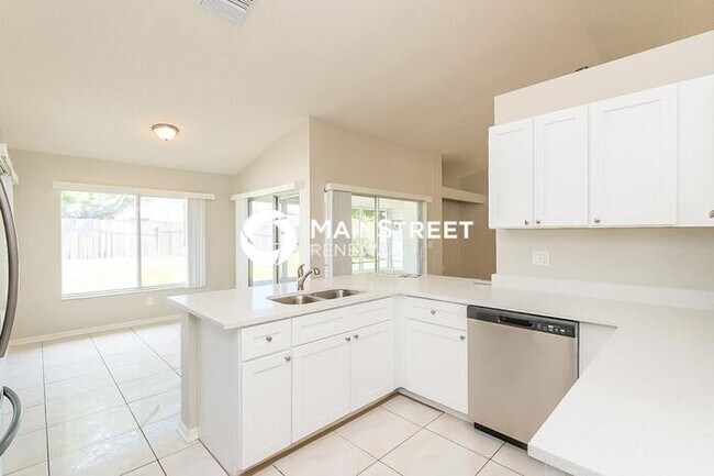 Building Photo - 3 Bedroom Pet-Friendly Home in Spring Hill, FL with Main Street Renewal