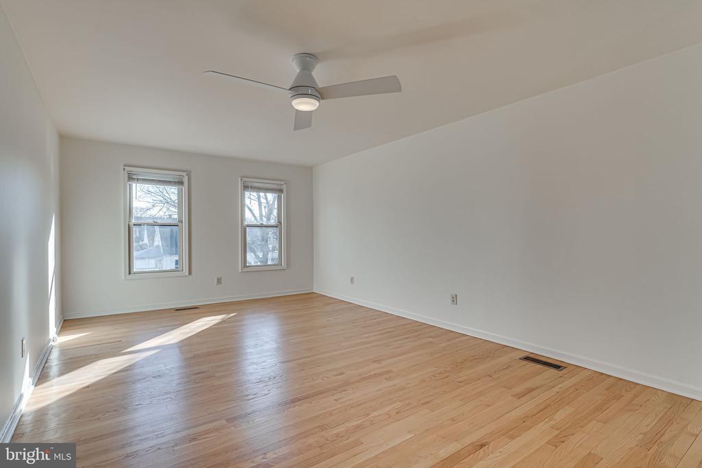 Foto principal - 2419 1st St S