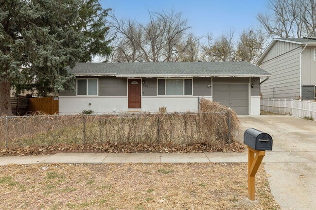 Building Photo - 930 Bowser Dr