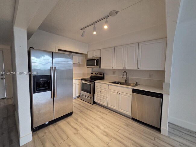 Foto del edificio - 2903 NE 163rd St