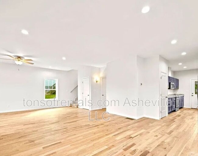 Building Photo - 7 Berry Crst Ln