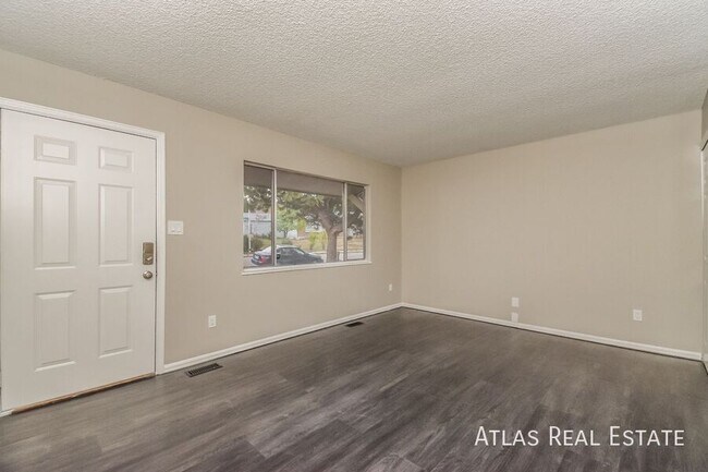 Building Photo - 4885 Artistic Cir