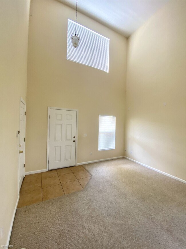 Building Photo - 10411 Park Commons Dr