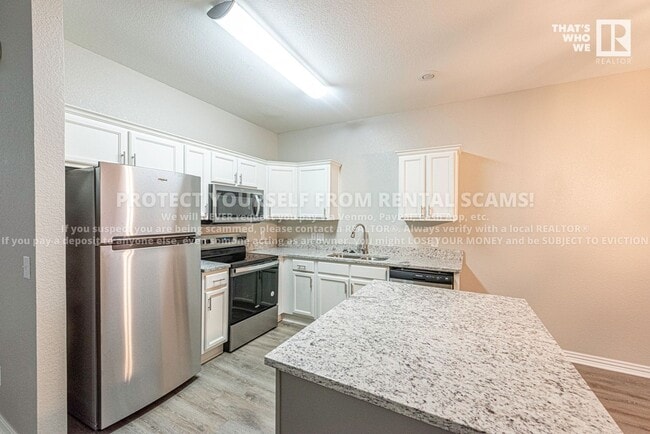 Building Photo - 758 W Breeze Cv