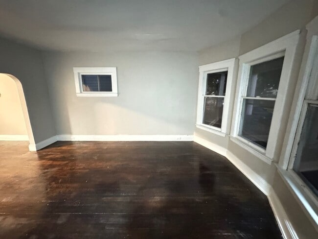 Foto del edificio - Charming 3-Bedroom Property in Prime Location