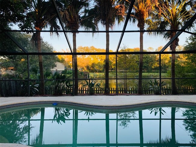 Foto del edificio - 15405 Summerwind Dr