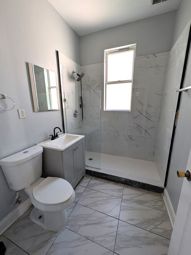 Building Photo - 4858 S Damen Ave