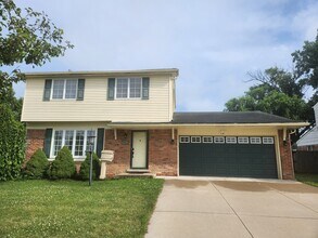 Building Photo - 30462 Westmore Dr