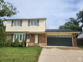 Building Photo - 30462 Westmore Dr
