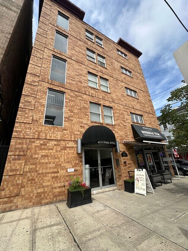 Foto del edificio - 4115 Park Ave Apartments