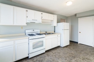 Building Photo - 614-626 W Lake St