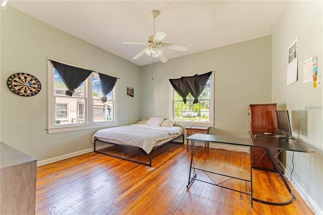Foto del edificio - 3321 W Woodlawn Ave