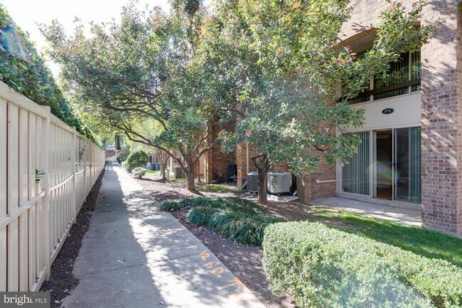 Foto del edificio - 1775 S Hayes St