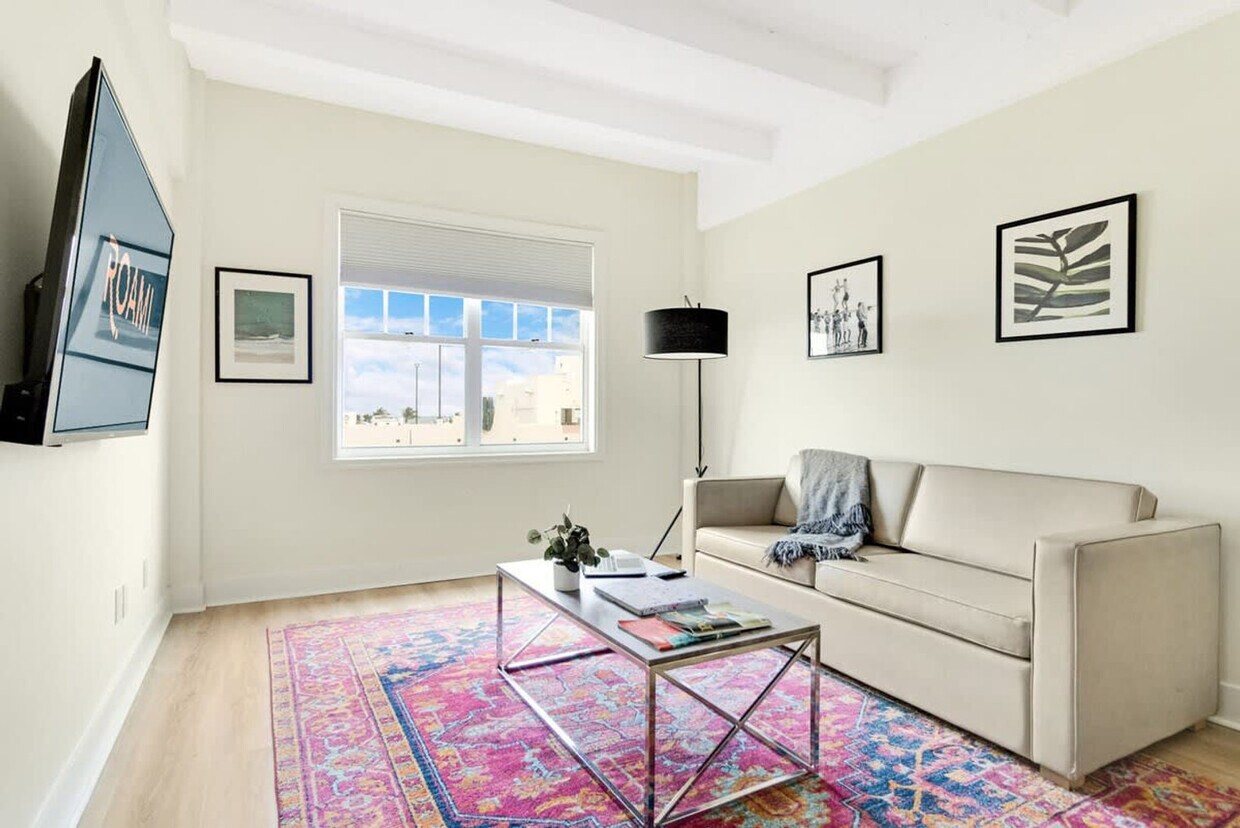 Foto principal - 1300 Collins Ave