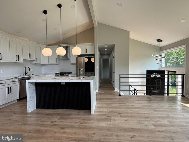 Building Photo - 5507 Kings Park Dr