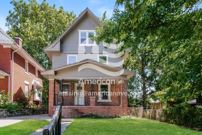 Foto del edificio - 303 Cypress Ave