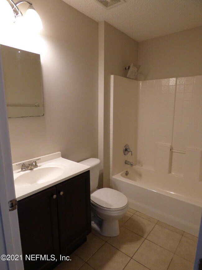 Foto del edificio - 13442 Ashford Wood Ct E