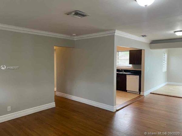 Foto del edificio - 6732 SW 19th St