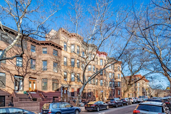 Building Photo - 377 1st St