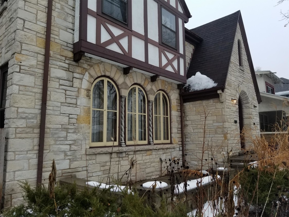 Primary Photo - 313 N Ashland Ave