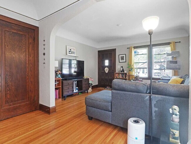 Foto del edificio - 1-Bedroom Side by Side Duplex in South Minneapolis
