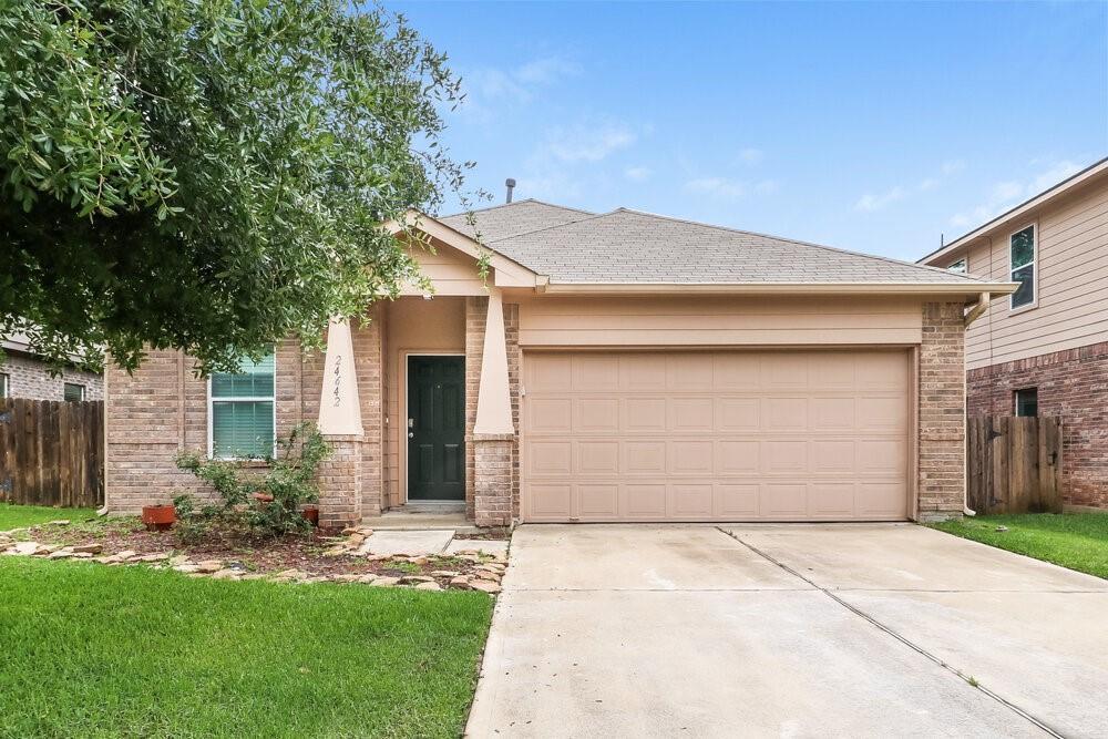 Foto principal - 24642 Sandusky Dr