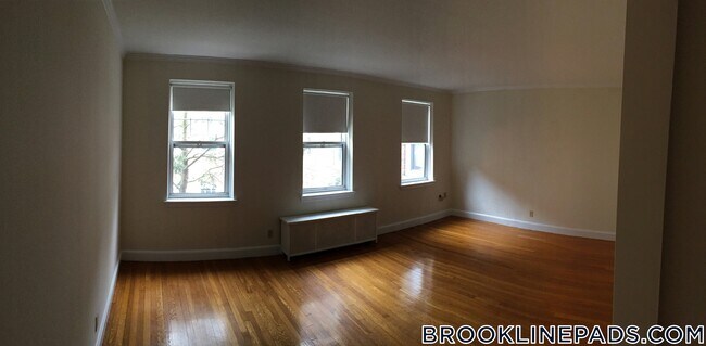 Building Photo - 38 Harris St