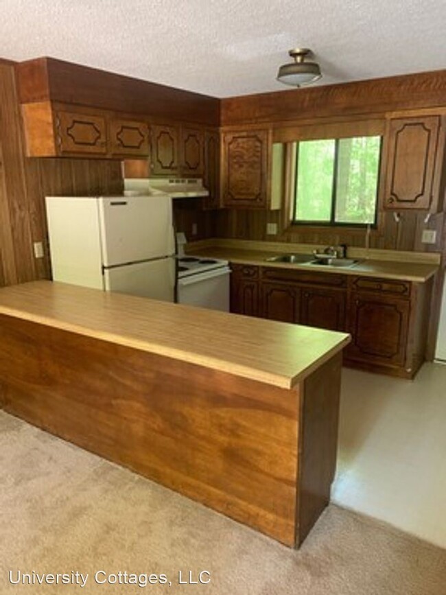 Foto del edificio - 802 Creekside Dr