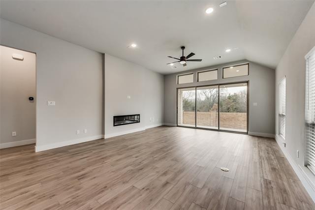 Foto del edificio - 921 Baybrook Ln