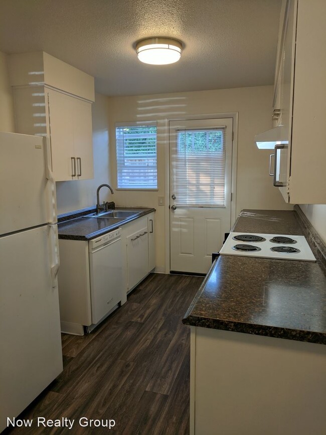 Foto del edificio - 7375-7405 SW Scholls Ferry Rd