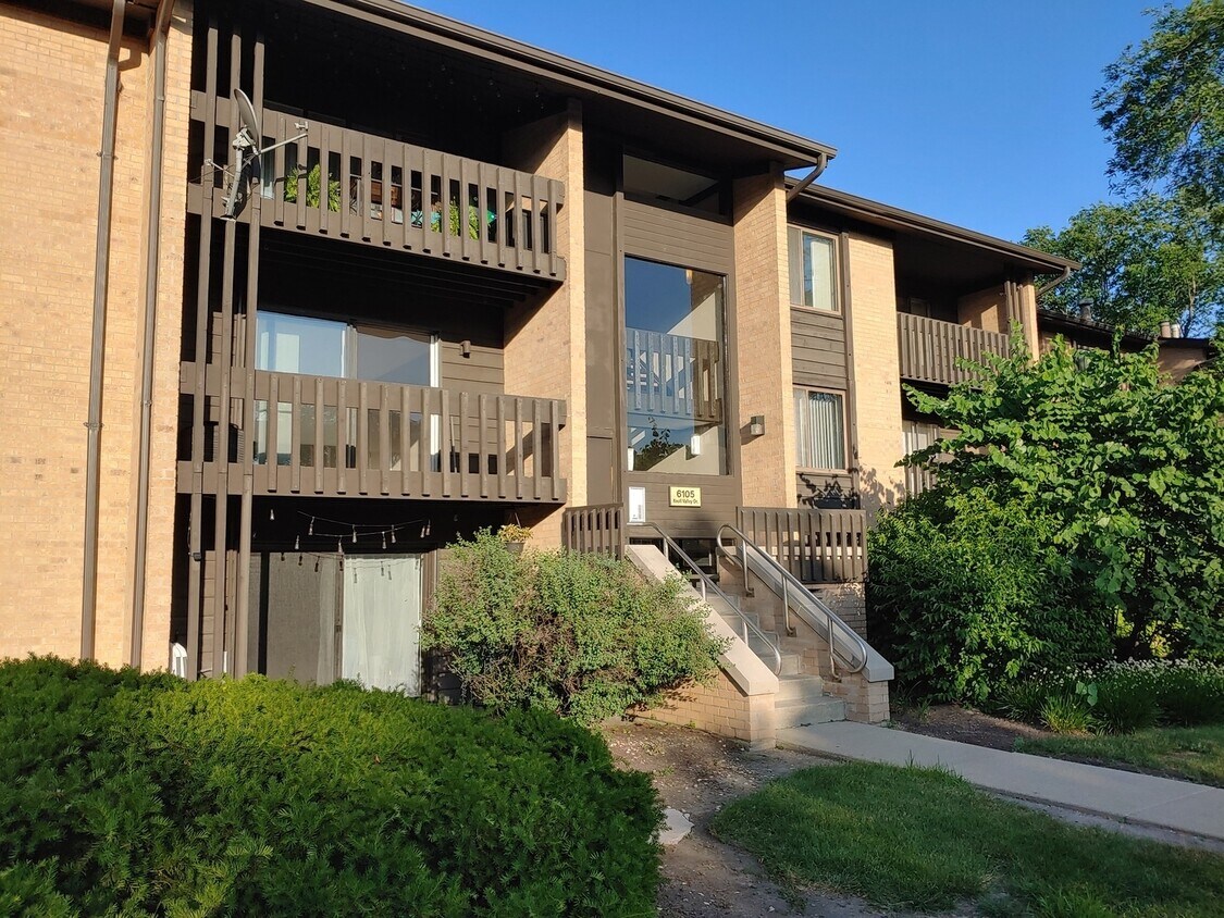 Primary Photo - 6105 Knoll Valley Dr