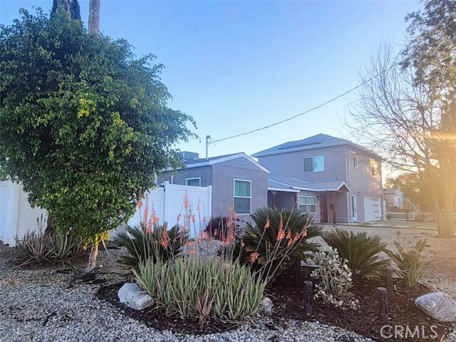 Foto del edificio - 15853 Leadwell St