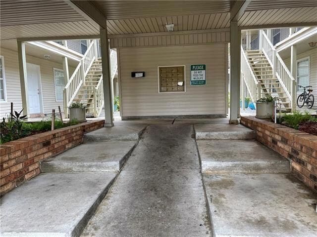 Building Photo - 4800 Pontchartrain Dr