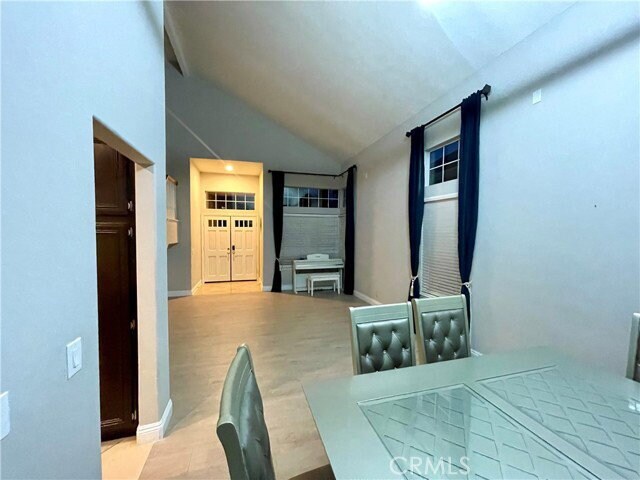 Building Photo - 21 Belcanto