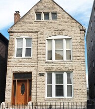 Building Photo - 4429 S Calumet Ave