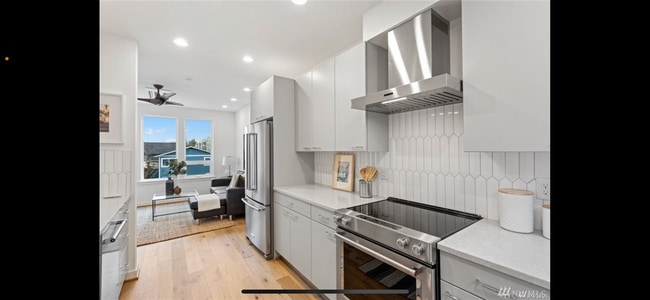 Foto del edificio - 5808 17th Ave NW