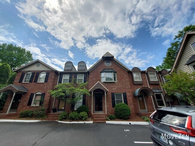 Building Photo - 855 W 6th St 3, Winston Salem, NC 27101 Go...