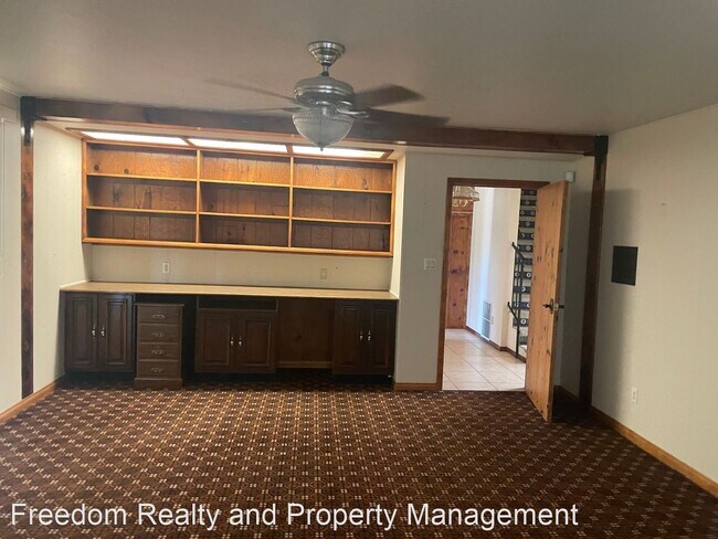 Foto del edificio - 5 br, 3 bath House - 12606 Stradley Ave