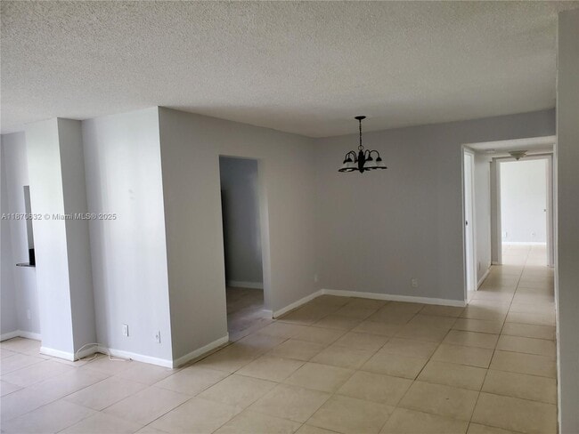 Foto del edificio - 17011 N Bay Rd